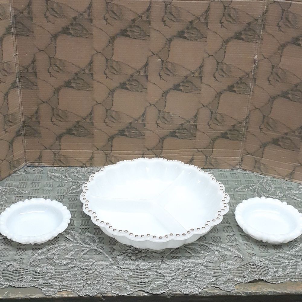 Anchor Hocking 9" Round White scalloped Milk Glass 3 Section‎ divided dish